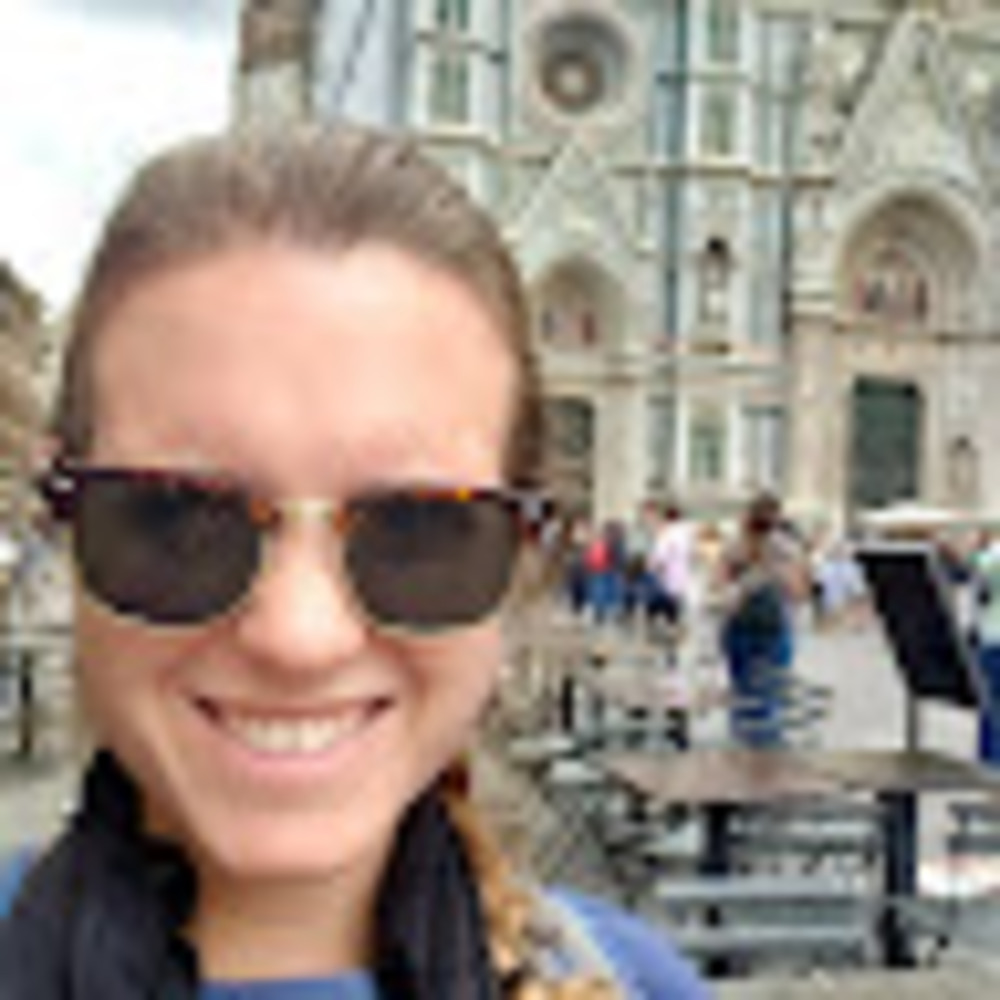 Meet your Posher, Emily